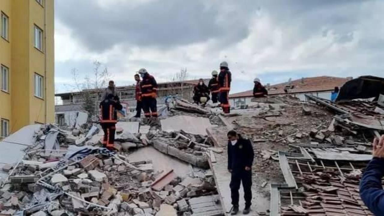 Malatya'da 4 katlı bina çöktü: Enkaz altında kalan var, ekipler bölgede