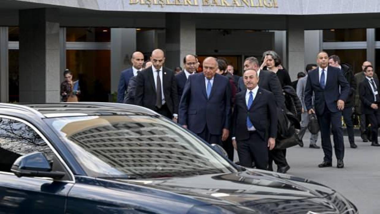 Bakan Çavuşoğlu, Şukri'yi Togg ile iftara götürdü