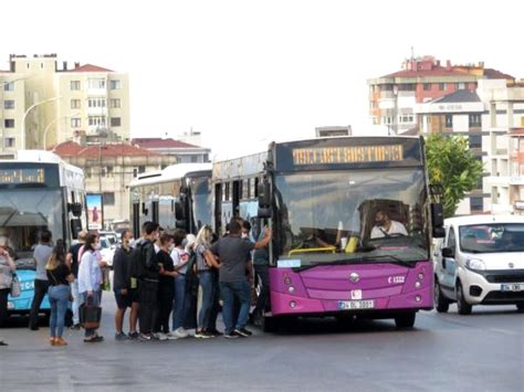 ‘Türkiye Yüzyılı bir yanda, çökmek üzere olan toplu taşım durakları bir yanda!