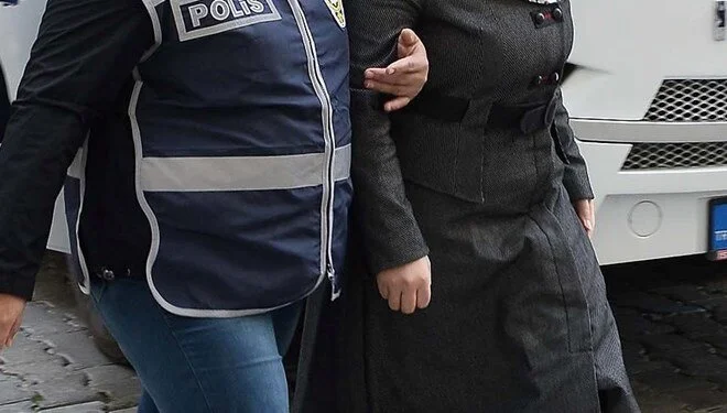 Tartıştığı annesini önce kaynar suyla yaktı sonra kolundan bıçakladı