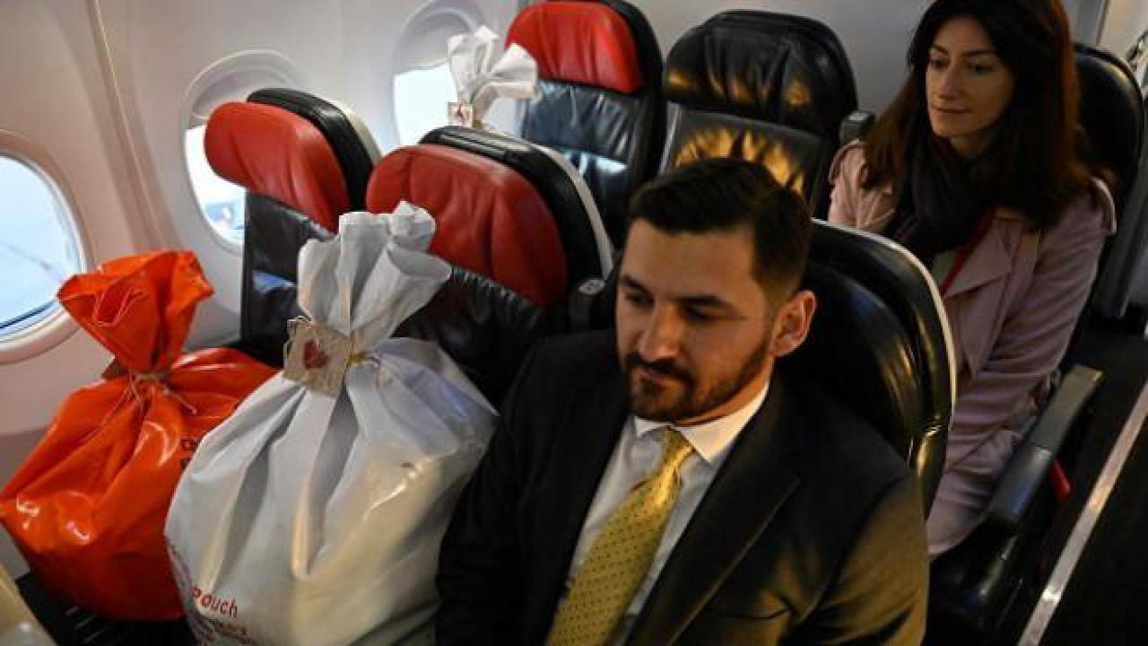 İspanya ve Polonya'dan oy pusulaları diplomatik kuryelerle Türkiye'ye gönderildi