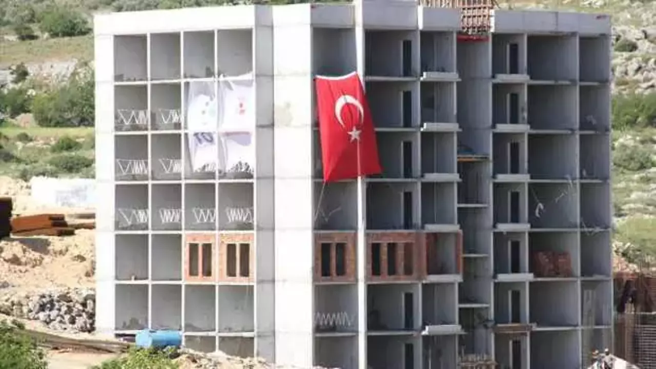 Depremzedelere hakaret ve küfür edenleri 'utandıracak' çalışmalar