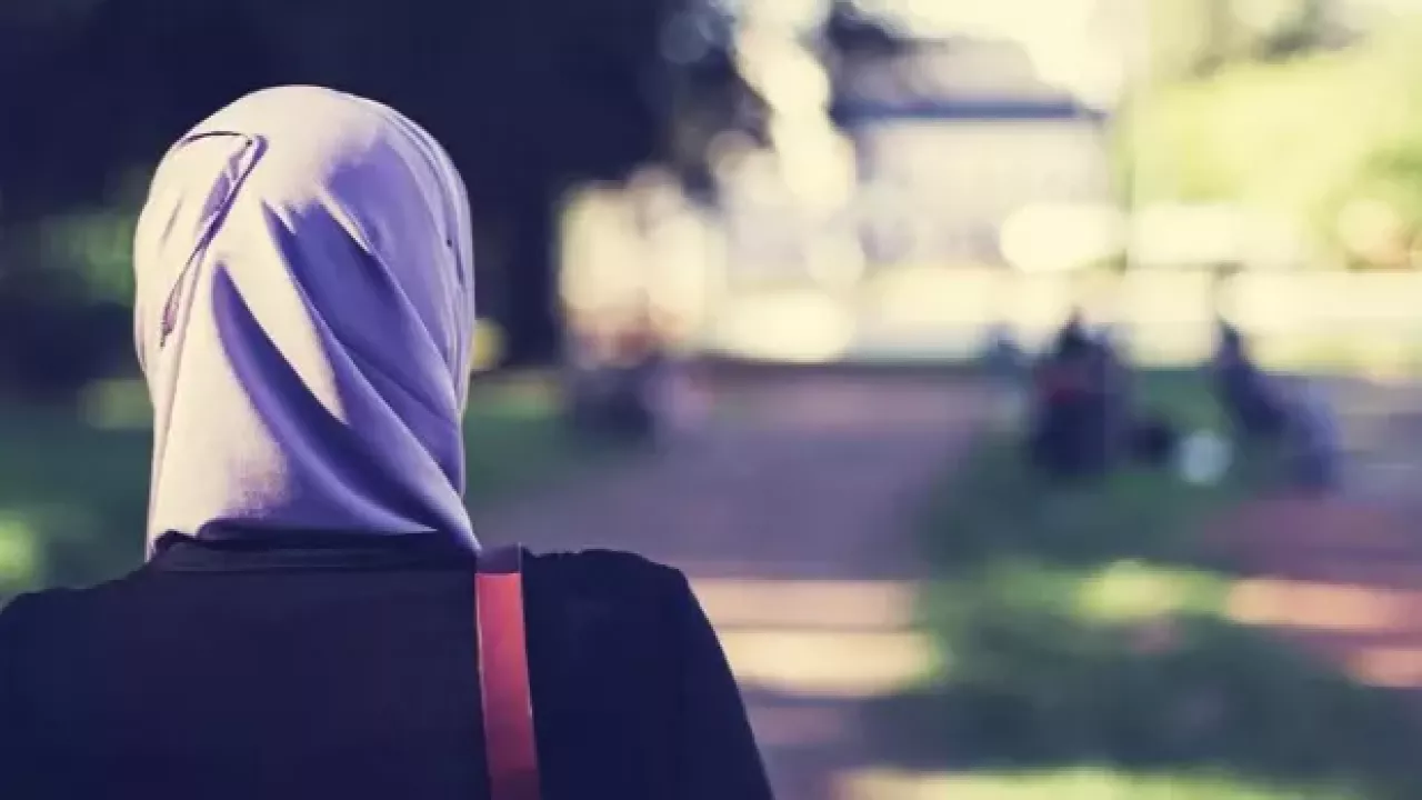 Öğretim üyesi Feyza Başar'dan başörtüsü düşmanlığı