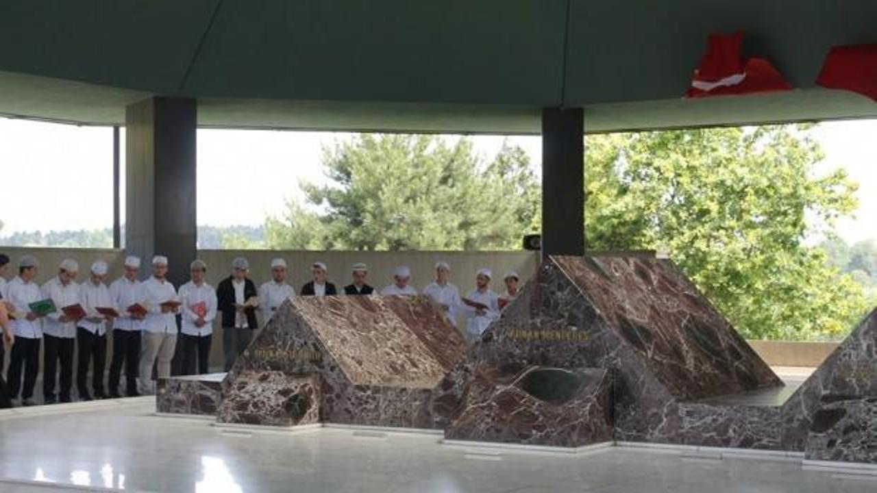 Ezanın aslına çevrilmesinin 73. yıl dönümünde Menderes ve arkadaşları için dualar edildi
