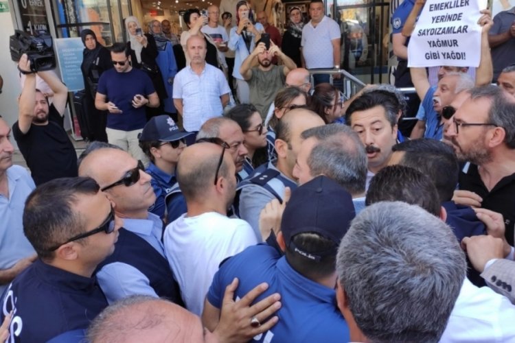 Davut Gürkan'dan İYİ Partinin protestosuna sert tepki!