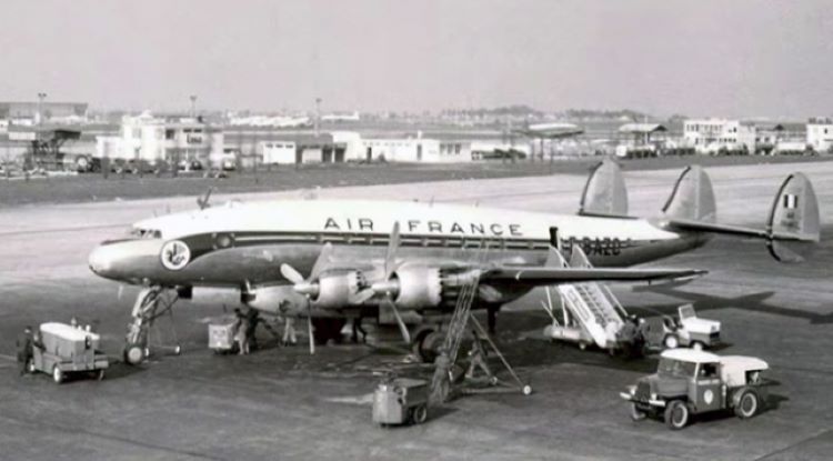 Burnu yere gömülen uçaktan pilot sağ çıktı