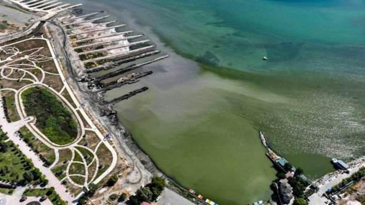 Van Gölü'nden 1 milyon 200 bin metreküp dip çamuru çıkarıldı