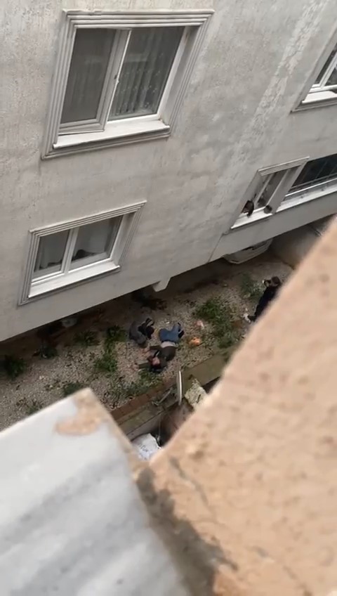Aldatıldığı gerekçesiyle eşi bıçakla üzerine yürüdü, kendisini 2. kattan aşağıda buldu