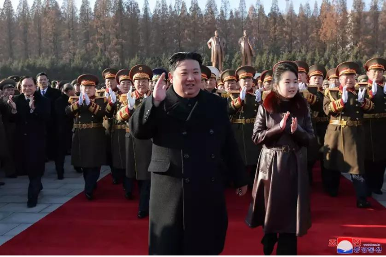 Putin'den Kim Jong-un'a jest!