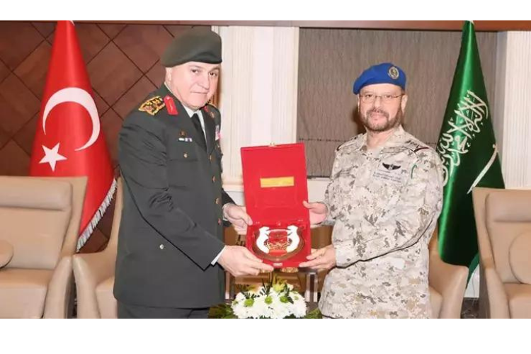 Genelkurmay Başkanı Metin Gürak, Suudi mevkidaşı ile görüştü