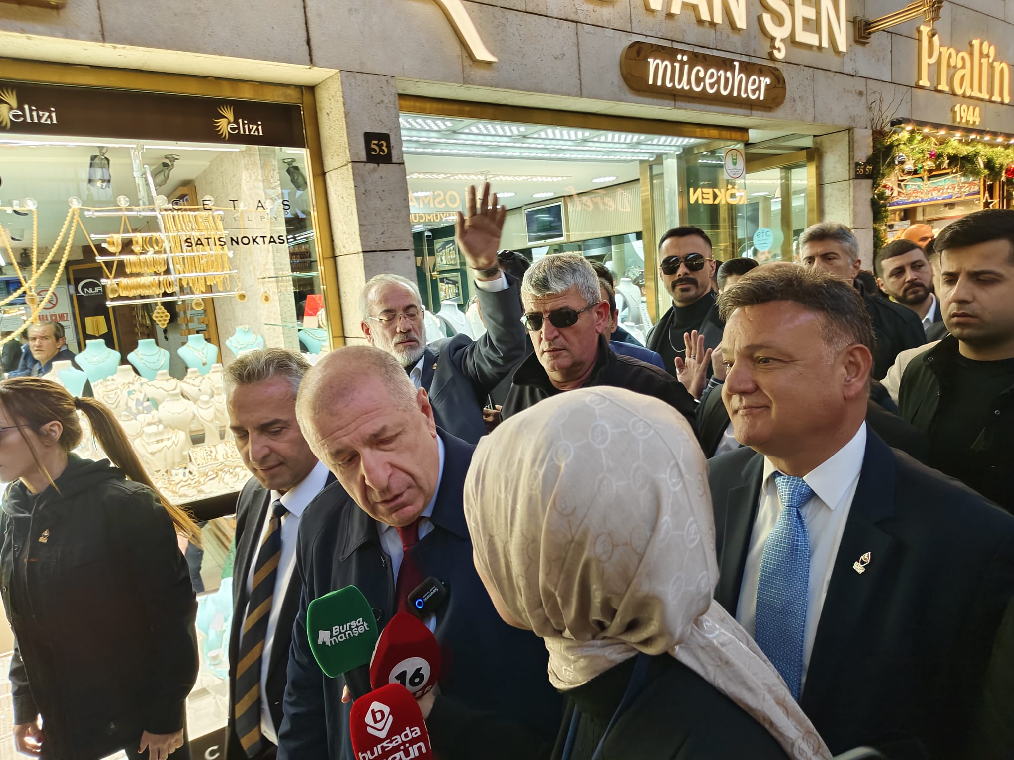 Bursa'da Ümit Özdağ Rüzgarı Esti