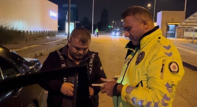 Polisi görünce bahaneler peş peşe geldi, “Kaza yaptım, o yüzden arkadaşım kullandı”