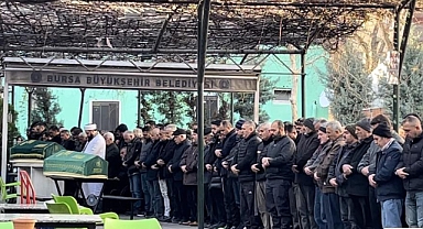 Duruşmada öldürülen baba-oğul yan yana toprağa verildi