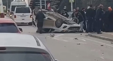 Takla atan otomobilden burnu bile kanamadan çıktı