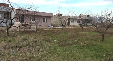 Babasından kalan arsasına gece konduları kondurdular