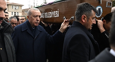 Cumhurbaşkanı Erdoğan Bolu'daki taziye ziyaretinde Kur'an-ı Kerim okudu