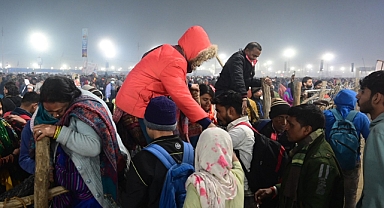 Hindu festivalinde izdiham: 17 ölü