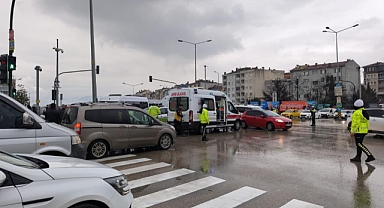 Bursa’da minibüs özel halk otobüsüne çarptı