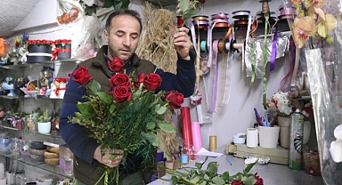 Çiçekçilerin 14 Şubat mesaisi