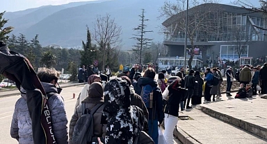 Teleferik arıza yapınca metrelerce kuyruk oluştu