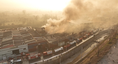 Yanan geri dönüşüm fabrikası ruhsatsız çıktı