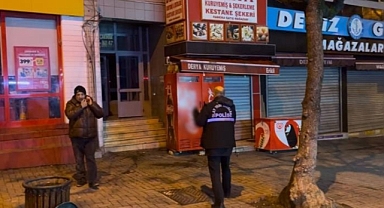 Yangın sonrası havalandırmak için girdikleri odada ceset buldular