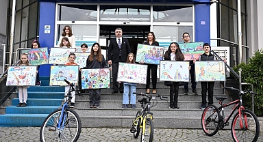 Çocuklar hayallerindeki parkı resmetti