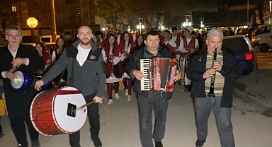 İlçe halkını Rumeli ezgileriyle sahura uyandırdılar