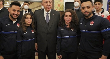 Şampiyon kayakçı ve kayak hocası babası Uludağ'daki yangında hayatlarını kaybettiler