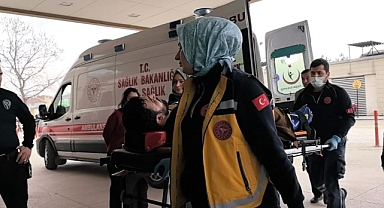 Traktörün altında kalan sürücü yaralandı