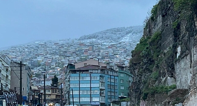 Bursa'da nisan ayında kar sürprizi