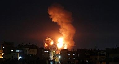 İsrail ordusu Gazze'de sivillere ait evleri vurdu: En az 18 ölü, çok sayıda yaralı