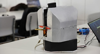 Öğrenciler hava savunma sistemi geliştirdi: 5 santimetrelik cismi vurabiliyor