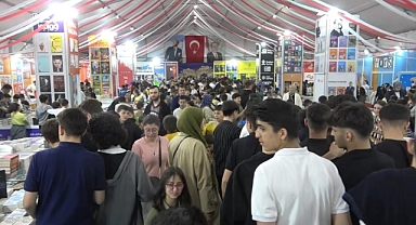 Öğrenciler o fuara akın etti