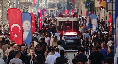 19 Mayıs’ta Taksim Meydanı ve çevresi Türk bayraklarıyla donatıldı