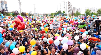 Binlerce balon minik Ali Asaf için gökyüzüne bırakıldı