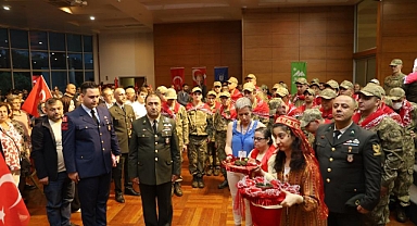 Bursa’da ‘özel askerler’ için kına eğlencesi