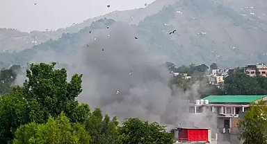 Hindistan, Pakistan'ı füzelerle vurdu