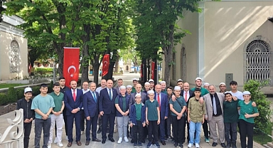 Vakıf Haftası'nda Osmangazi ve Orhangazi için hatim indirildi