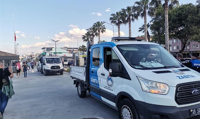 Zabıta, sahilde seyyar satıcılara geçit vermiyor