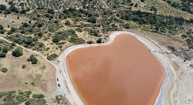 2 bin yıllık antik liman kalpli pembe göle dönüştü