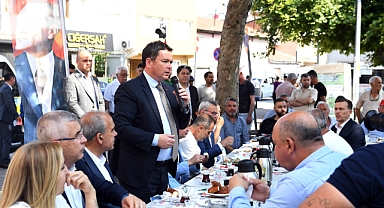 Başkan Aydın mahalleleri geziyor sorunları yerinde çözüyor