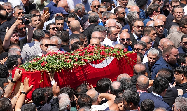 Binlerce Manisalı, Ferdi Başkanlarını gözyaşlarıyla uğurladı
