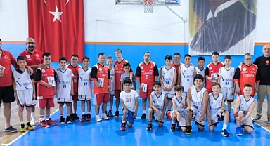 Down Sendromlular Basketbol Milli Takımı’ndan şampiyona ziyaret