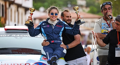 Dünyadaki ilk ve tek engelli kadın ralli pilotundan çifte podyum