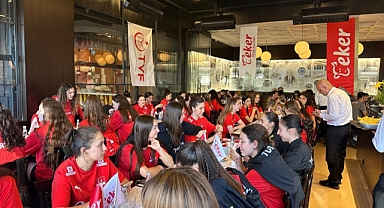 Eker Spor Kulübü'nden filenin genç sultanlarına moral yemeği