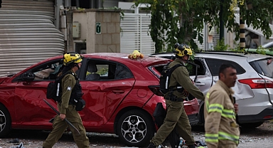 İran, ABD saldırısı sonrası İsrail’in 10 noktasını füzelerle hedef aldı: 16 yaralı