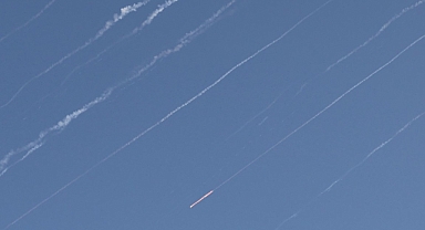 İran'dan İsrail'e yeni saldırı: Tel Aviv ve Kudüs'ten patlama sesleri yükseldi