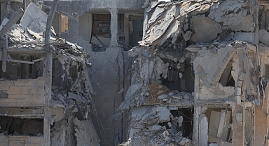 İran'dan İsrail'in 3 noktasına balistik füze saldırısı: 65 yaralı