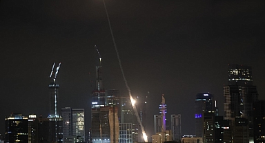 İran Devrim Muhafızları Ordusu'ndan İsrail'e hipersonik Fettah-1 füzeleri ile saldırı